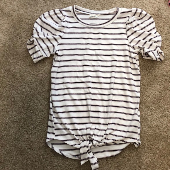 Striped shirt with front tie - Picture 2 of 5